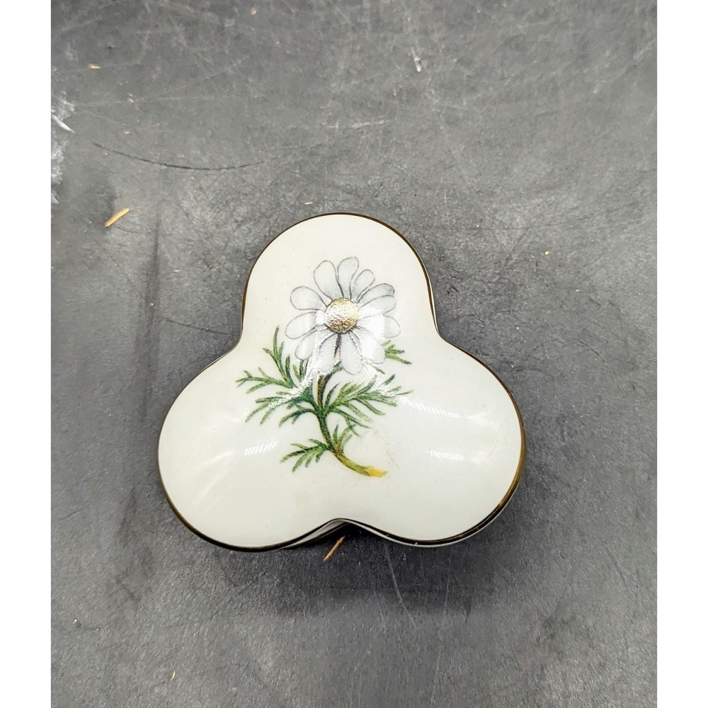 Princess Royale Fine Bone China England Cloverleaf Shaped Trinket Box Floral 2"